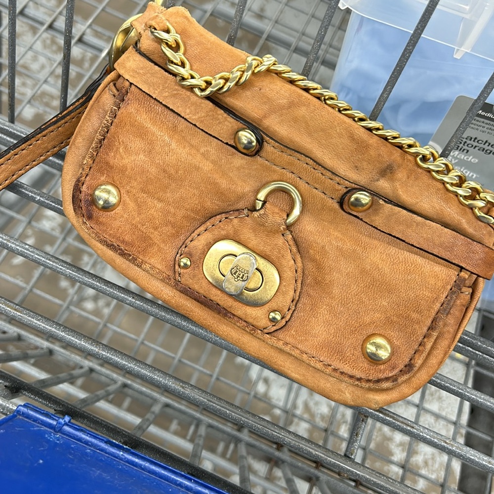 Juicy Couture Small Cluth - Picture 2 of 5